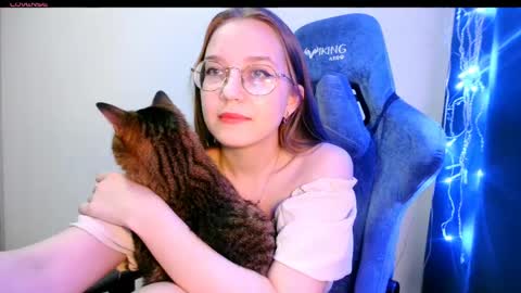 vivivivikkie online show from June 2026 09:32:02 PM