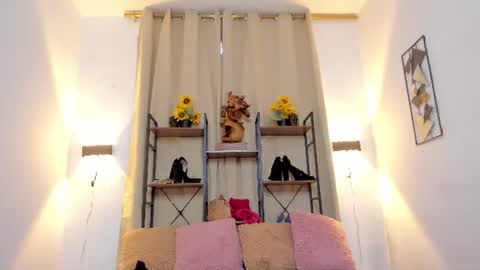 Vixenia online show from August 2026 10:44:02 PM