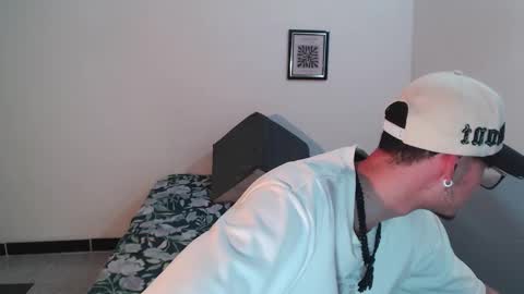 Snapshot of vlad__night chatting on February 2026 04:22:02 AM Vlad online show from February 2026 04:22:02 AM