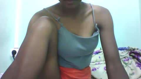 vounialdy online show from January 2025 08:00:01 PM