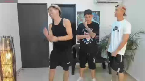 voyeurism_guys online show from September 2025 10:54:01 PM