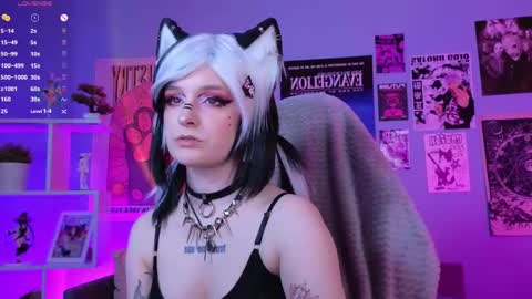 Snapshot of vronnier chatting on May 2026 04:14:02 PM vronnier online show from May 2026 04:14:02 PM
