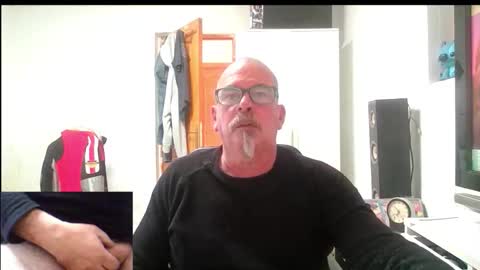 Snapshot of vuda77 chatting on March 2026 04:02:01 PM oscar online show from March 2026 04:02:01 PM