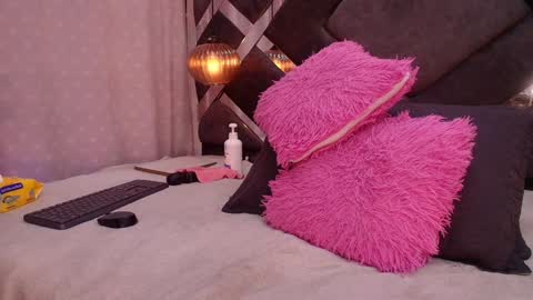 Snapshot of vvioleta_ chatting on January 2025 06:14:01 AM Violeta online show from January 2025 06:14:01 AM