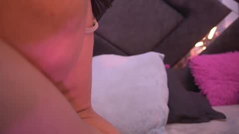 Snapshot of vvioleta_ chatting on January 2025 09:16:02 AM Violeta online show from January 2025 09:16:02 AM