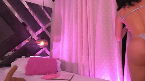 Snapshot of vvioleta_ chatting on September 2025 03:10:02 AM Violeta online show from September 2025 03:10:02 AM