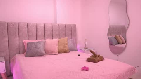 Snapshot of vvioleta_ chatting on November 2025 03:16:02 AM Violeta online show from November 2025 03:16:02 AM