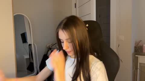 Arina online show from March 2026 09:25:01 AM