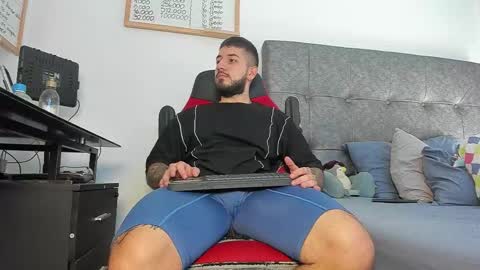 vyxen_ online show from March 2026 08:24:01 PM