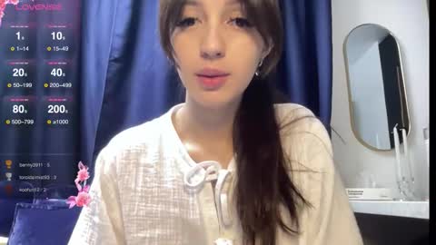 Alice  Before pvt write to me in PM  online show from December 2025 08:49:02 PM