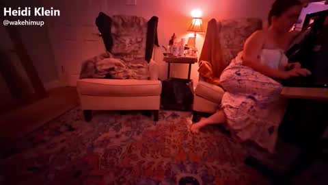 wakehimup online show from December 2025 09:05:01 AM