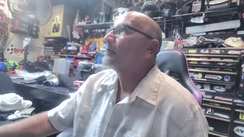 Snapshot of wakesblowinclouds chatting on October 2025 08:38:01 AM wakesblowinclouds online show from October 2025 08:38:01 AM