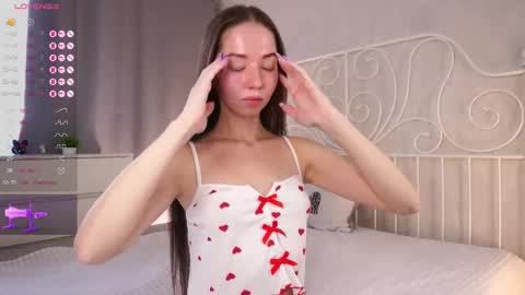  Lina online show from September 2025 04:47:01 AM