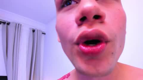 Sofia  Thiago online show from October 2025 03:01:02 PM