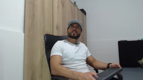 WALTER BROWN  online show from October 2025 02:51:02 PM