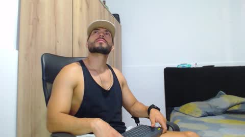 WALTER BROWN  online show from November 2025 03:56:01 PM