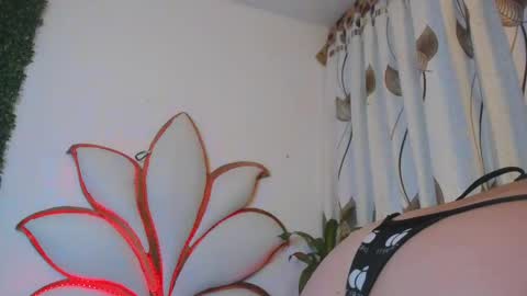 Snapshot of wanda_liones chatting on February 2025 05:15:01 PM Wanda online show from February 2025 05:15:01 PM