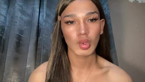 Snapshot of wanna_bewithyouxxx chatting on July 2026 09:04:01 AM LIZA online show from July 2026 09:04:01 AM