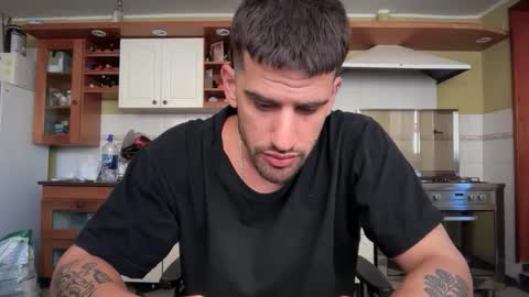 Snapshot of wat___sapbody chatting on November 2025 03:46:01 PM wearetwo online show from November 2025 03:46:01 PM