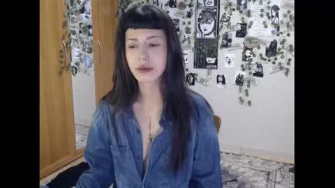 Mina online show from September 2025 03:19:01 AM