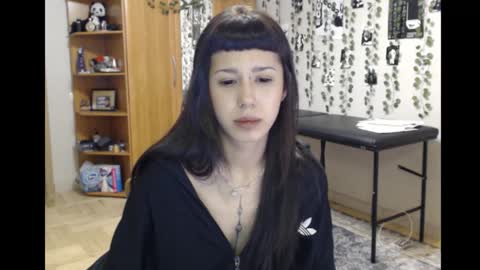 Mina online show from November 2025 08:32:01 PM