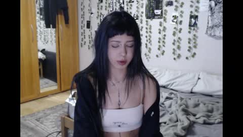 Mina online show from April 2026 06:00:01 PM