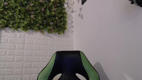 Trixie 3 online show from January 2025 05:04:02 PM