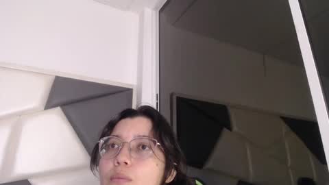 Trixie 3 online show from October 2025 02:26:02 PM