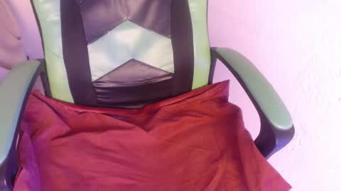 Trixie 3 online show from October 2025 01:45:02 PM