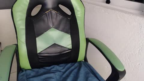 Trixie 3 online show from October 2025 01:17:01 PM