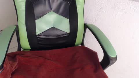 Trixie 3 online show from December 2025 02:22:01 PM