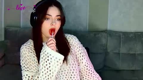 Snapshot of weareyoursun chatting on February 2025 05:15:01 PM Alice online show from February 2025 05:15:01 PM