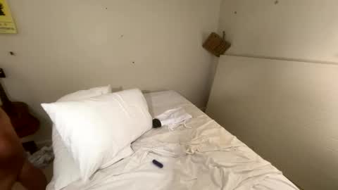 Snapshot of webcameraon chatting on April 2026 07:17:02 AM Retainer Forever Solo Album online show from April 2026 07:17:02 AM