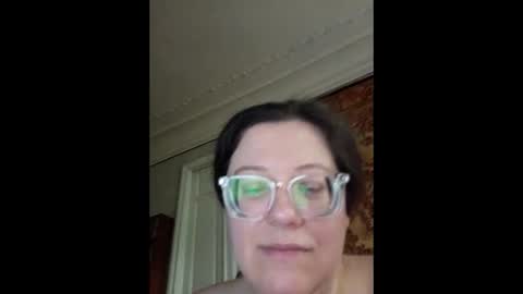 Snapshot of webgirl2 chatting on May 2026 04:02:02 PM Marina online show from May 2026 04:02:02 PM