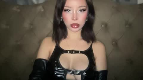 Marie Pelie online show from October 2025 12:36:02 AM