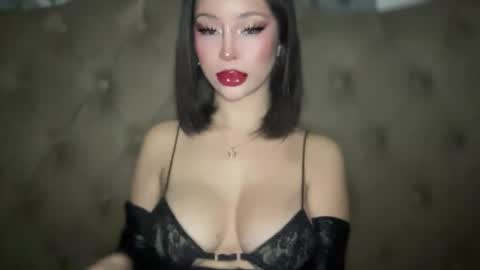 Marie Pelie online show from October 2025 09:39:02 PM