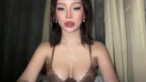 Marie Pelie online show from November 2025 05:46:01 PM