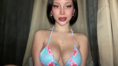 Marie Pelie online show from November 2025 08:51:01 PM