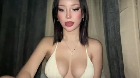 Marie Pelie online show from November 2025 06:40:02 PM