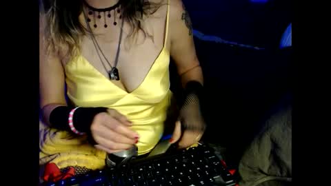 Snapshot of weluvwoman84 chatting on January 2025 09:52:02 AM RiZZA and MiKE online show from January 2025 09:52:02 AM