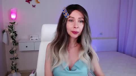 Wendi Foster online show from March 2025 08:00:02 PM