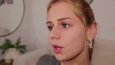 Im Wendy online show from September 2025 09:17:02 PM