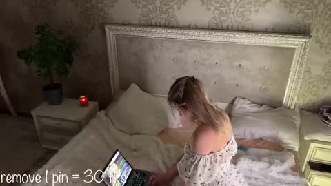 Daisy    online show from March 2025 09:37:01 PM