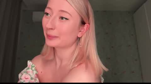 Snapshot of wendy_amber chatting on February 2026 06:06:01 PM Daisy online show from February 2026 06:06:01 PM