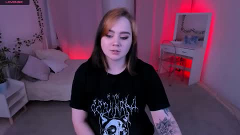 wendyycandy online show from November 2025 02:07:02 PM