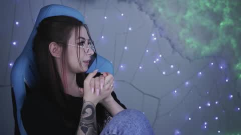 little girl who is always rightLisa online show from January 2025 05:26:02 AM