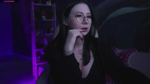 little girl who is always rightLisa online show from September 2025 01:55:01 AM