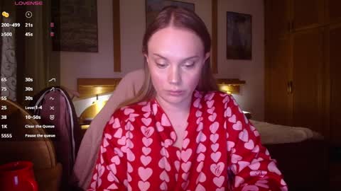 Lana online show from April 2026 06:42:01 PM