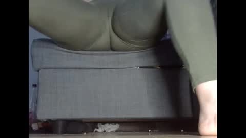 wet_pants2022 online show from February 2025 06:25:02 AM