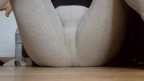 wet_pants2022 online show from September 2025 06:46:01 AM